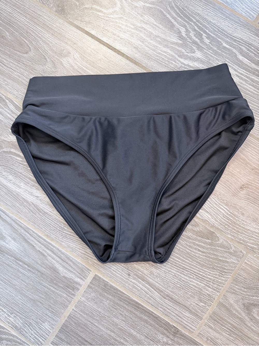 Women’s Hapari High-Waist Bikini Bottom Black size 8-10 medium EUC
